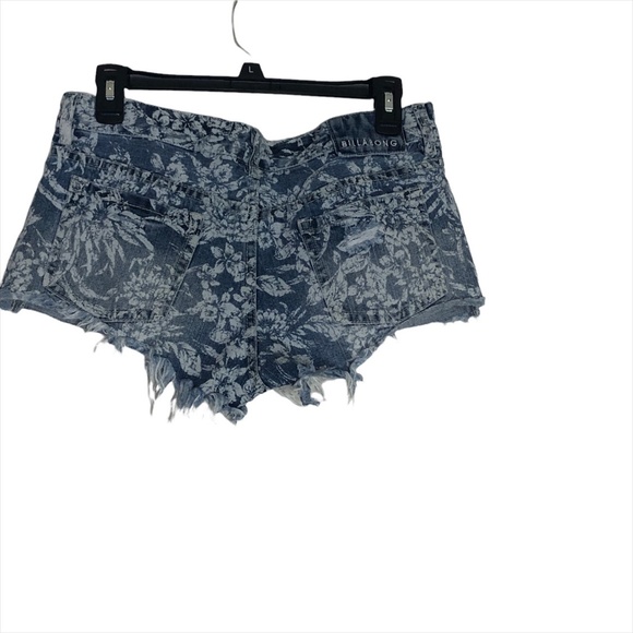 BILLABONG time keeps Floral Print Denim Distressed Shorty Shorts Size 5 - Picture 7 of 16